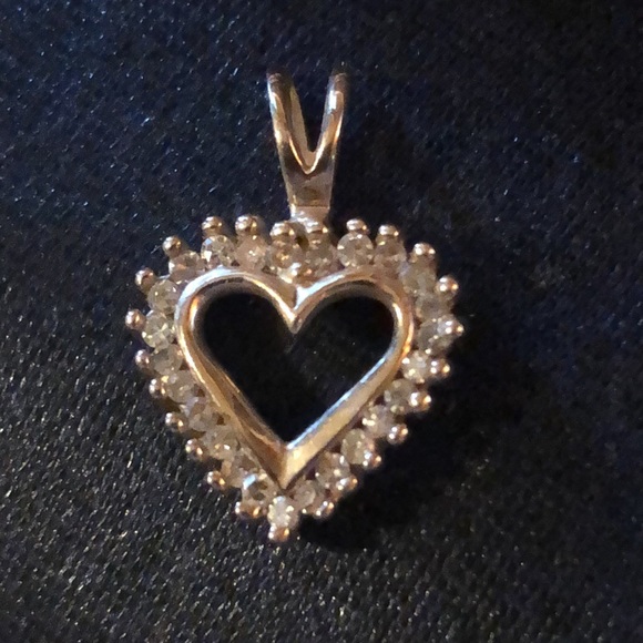 YG diamond heart pendant